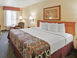 Best Western Desert Inn Safford Room photo